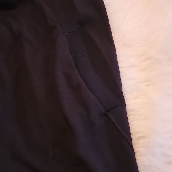 DKNY- Roof top Cardigan - Picture 4 of 5